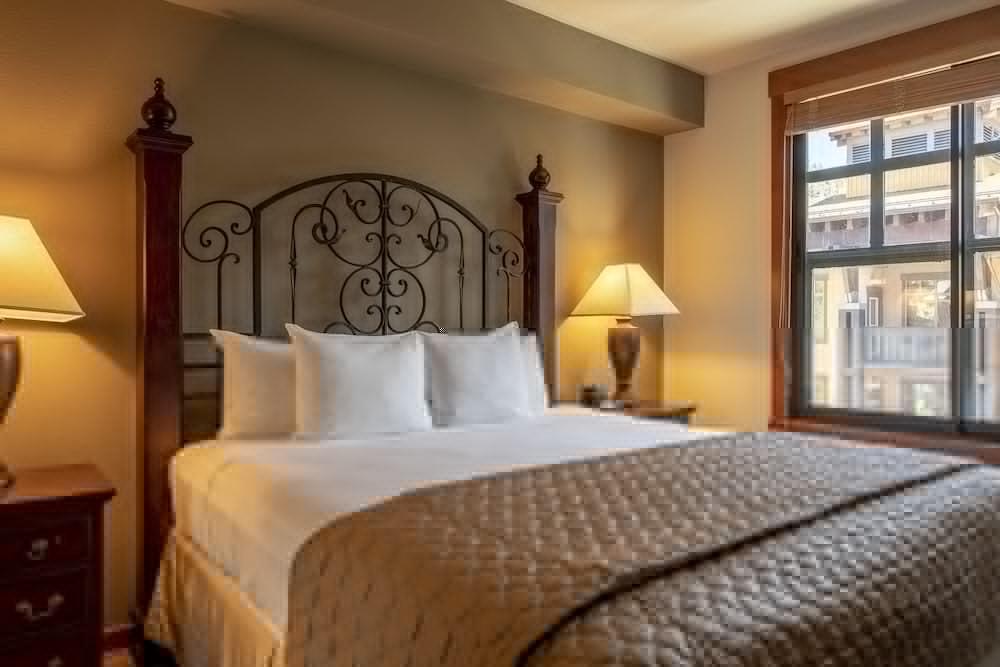 The Village 4* Mammoth Lakes
