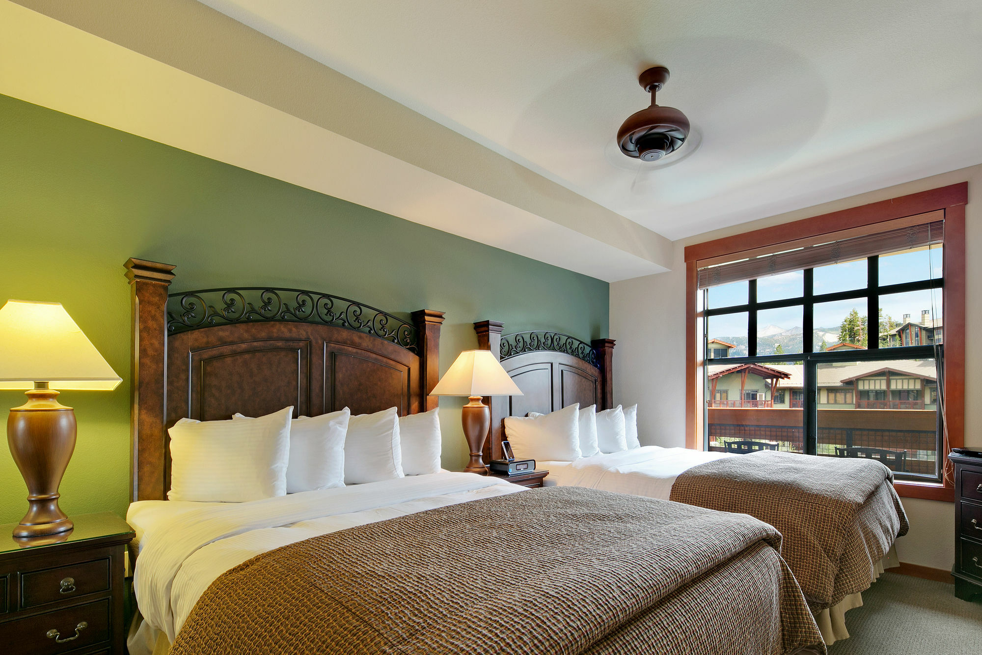 The Village 4* Mammoth Lakes