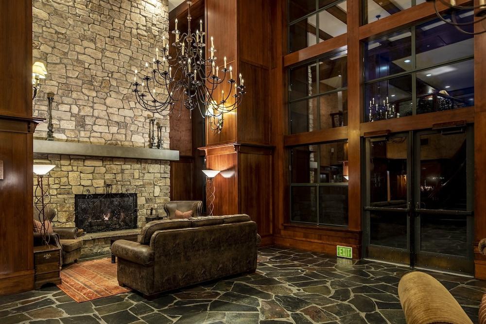 The Village 4*