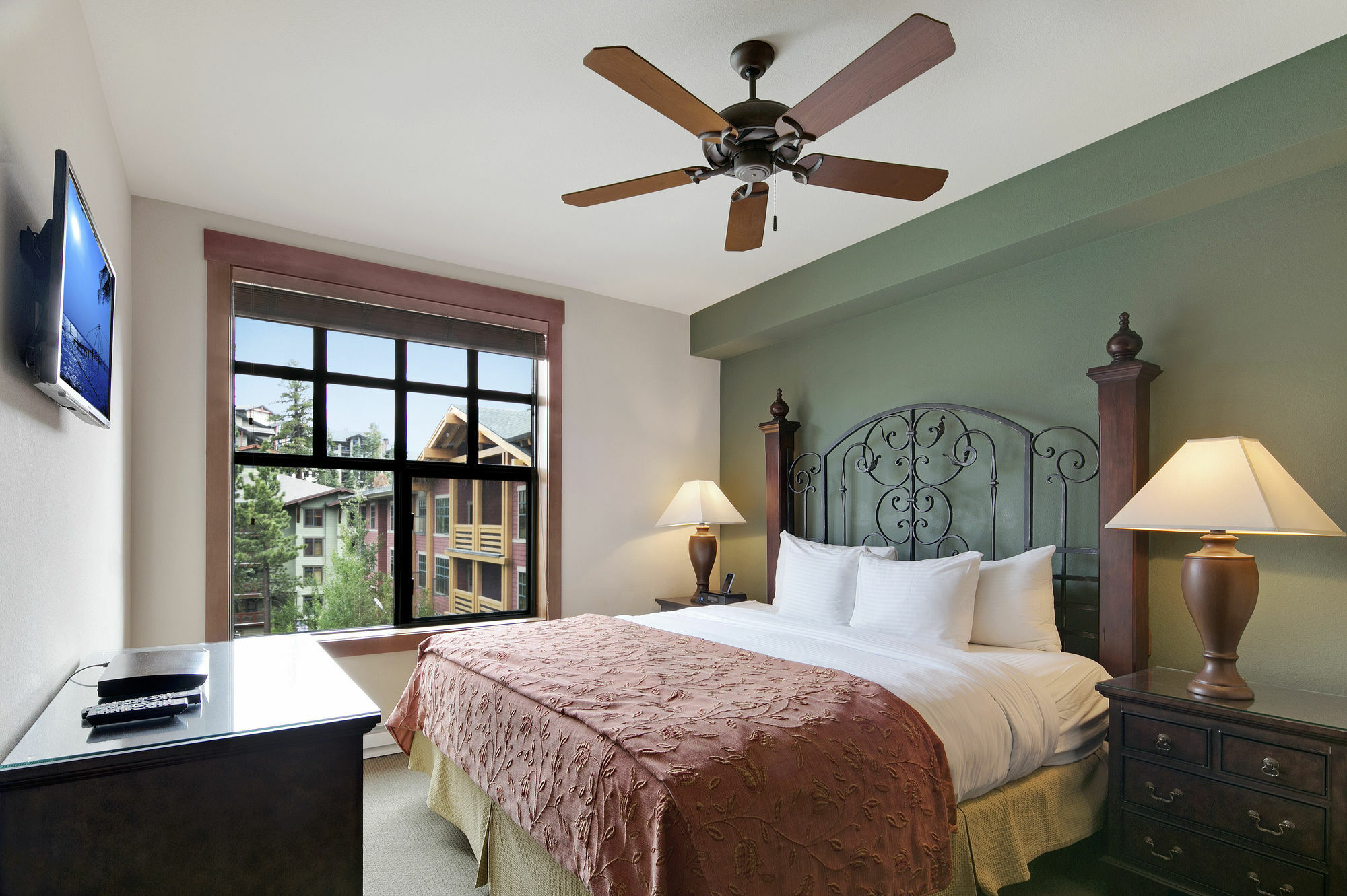 Resort The Village Mammoth Lakes